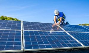 Installation et mise en production des panneaux solaires photovoltaïques à Grand-Champ